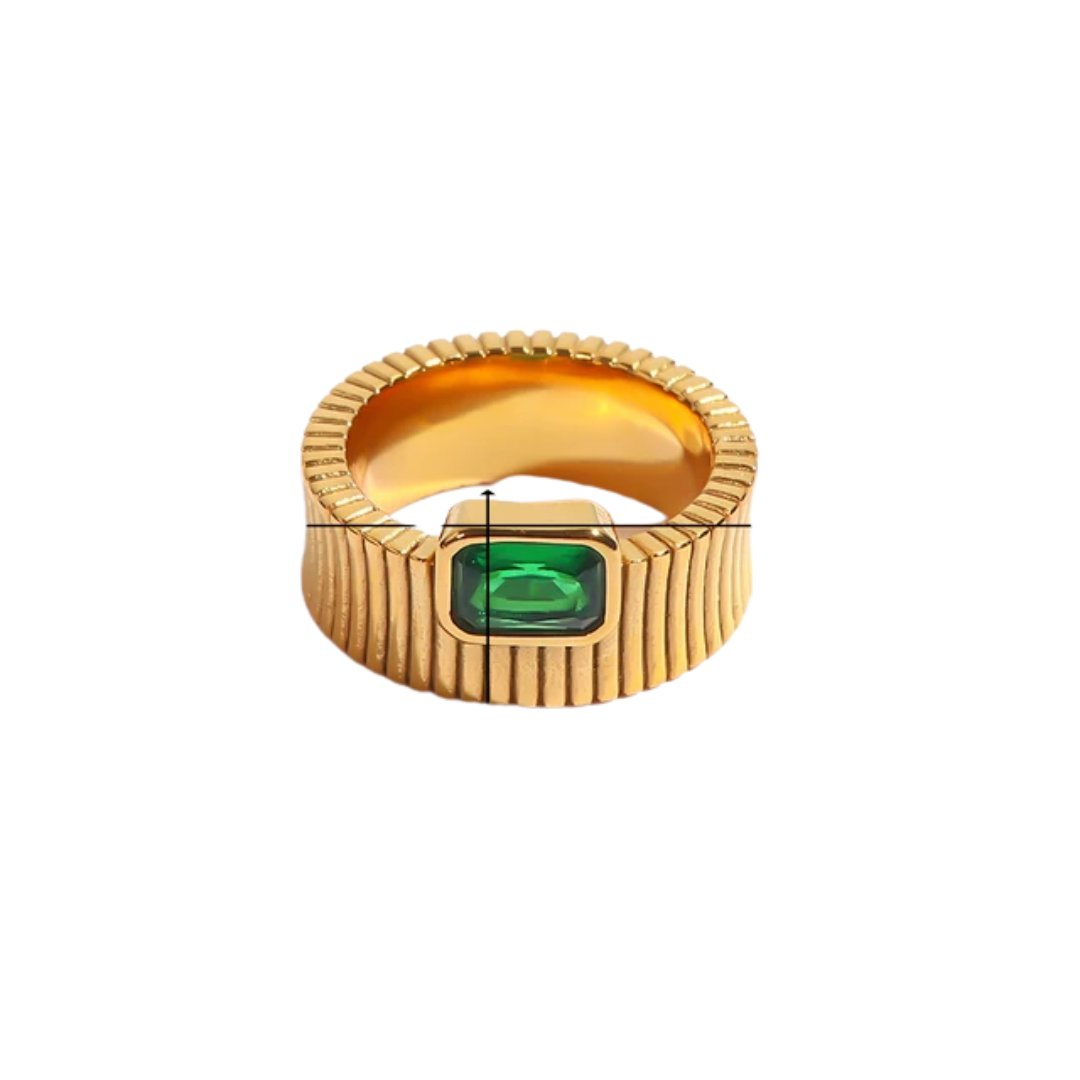 Vintage Ring Octagon Cut Bezel Set Emerald Stone