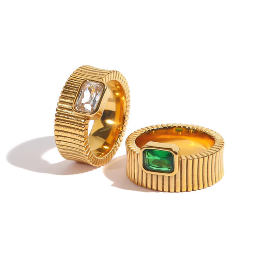 Vintage Ring Octagon Cut Bezel Set Emerald Stone